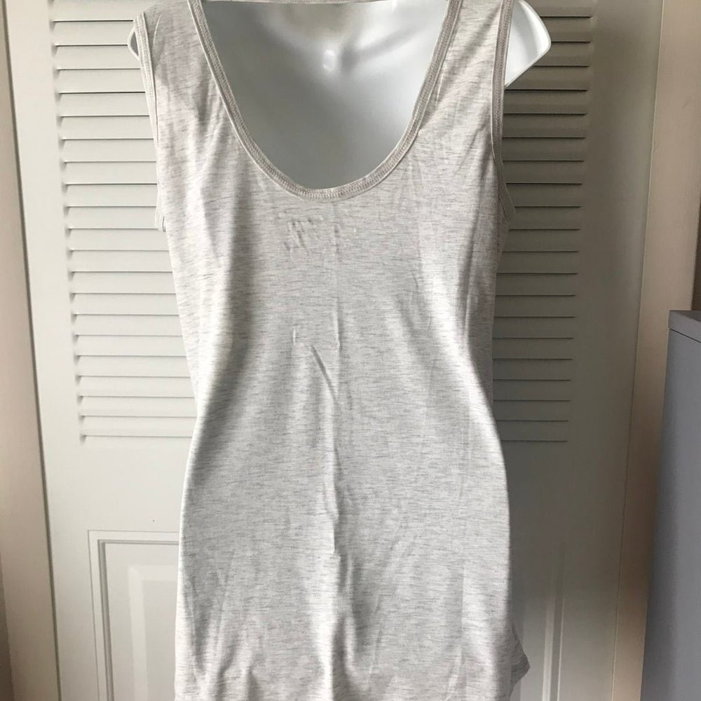 Cut Out Back Tank - Picture 2 of 5